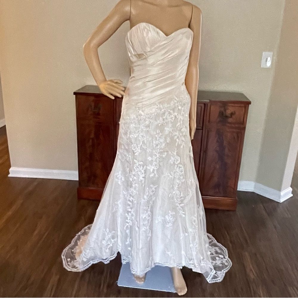 Sincerity Bridal Strapless Sequin Lace Wedding Dress Champagne and Ivory Size 8